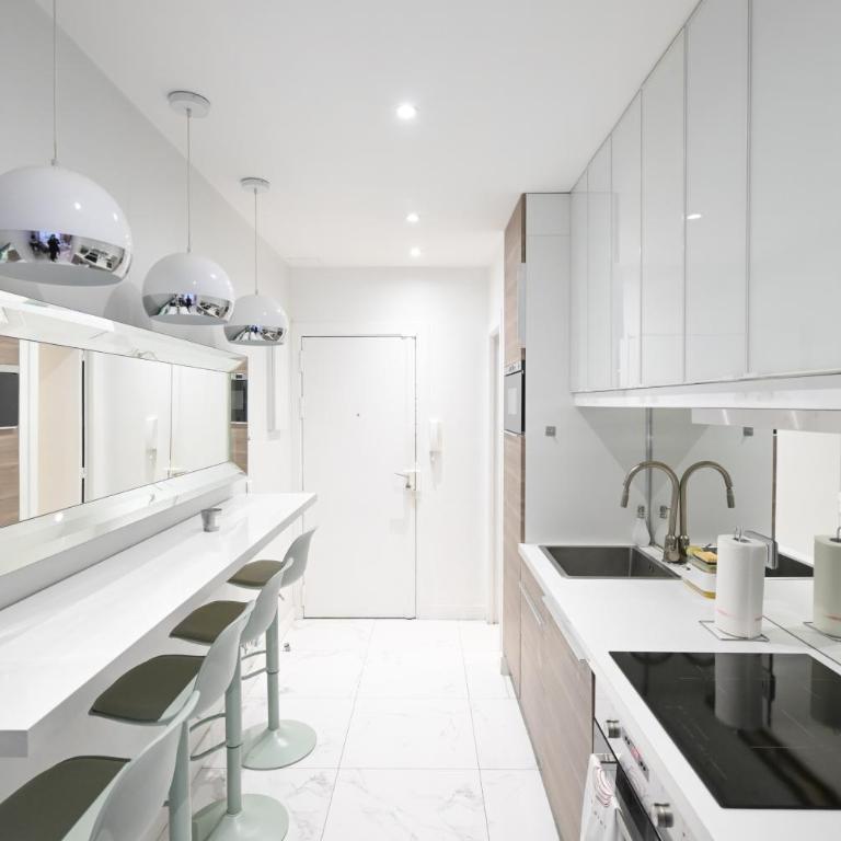 Modern & peaceful 1BD APT by Champs-Elysees with AC - One-Bedroom Apartment - 11