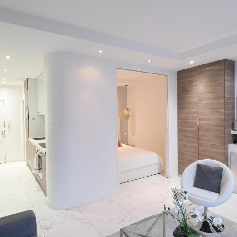 Modern & peaceful 1BD APT by Champs-Elysees with AC - One-Bedroom Apartment - 6