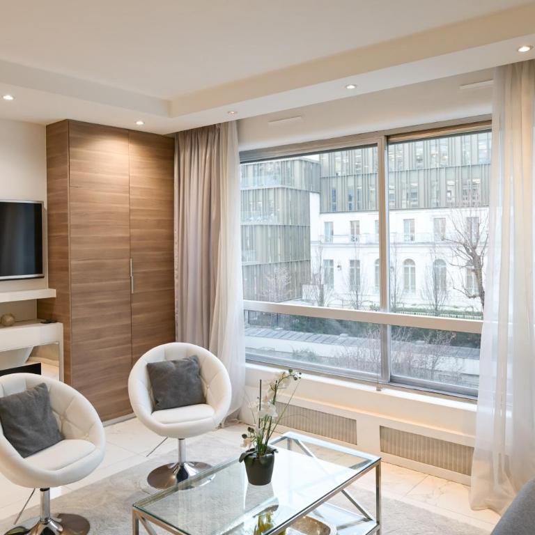 Modern & peaceful 1BD APT by Champs-Elysees with AC - One-Bedroom Apartment - 4