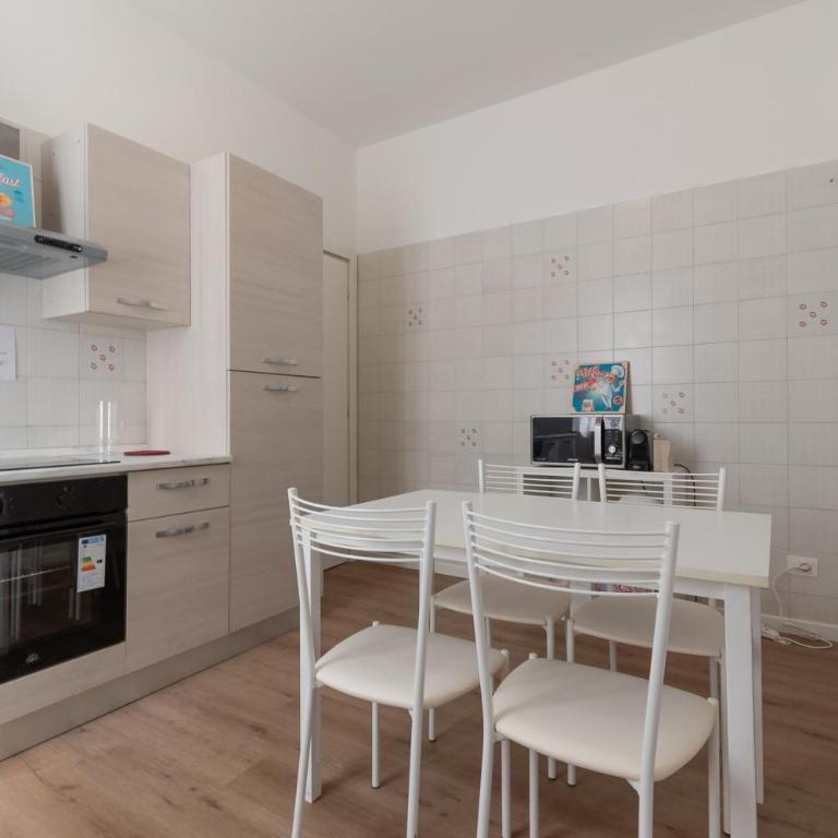 Quadrilocale Ospedale Civile 8 , 3 Camere e due bagni - Three-Bedroom Apartment - 12