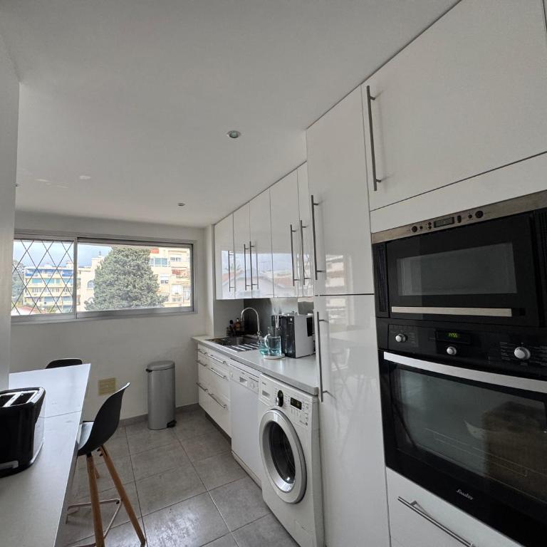 90 m2 Palm Beach apartment with 2 balconies Very stylish and central - Appartement 2 Chambres avec Balcon - 10