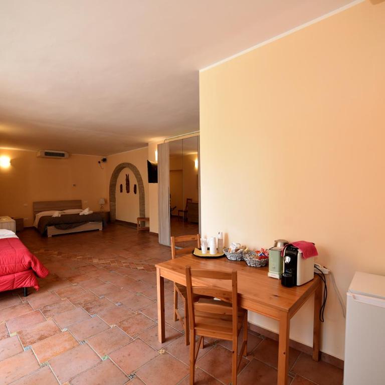 AIR B&B PLEASANT MOMENTS - Camera Tripla con Bagno Privato - 4