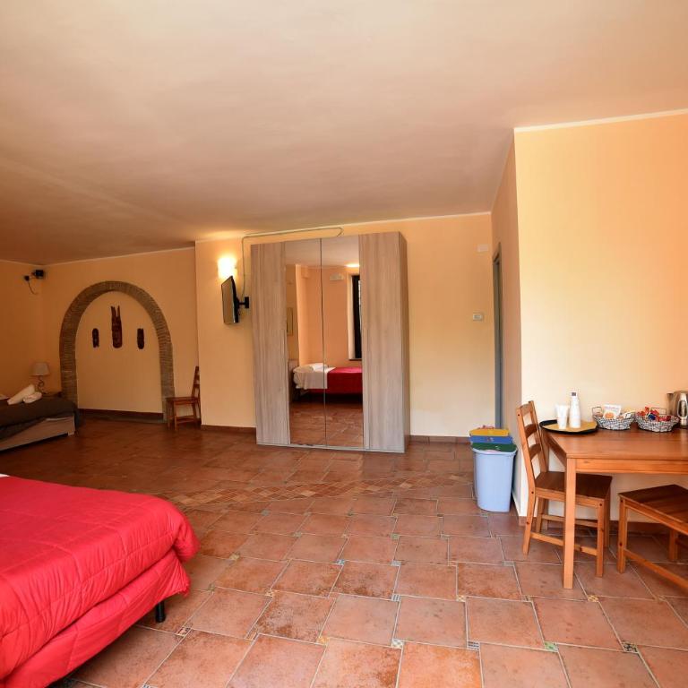 AIR B&B PLEASANT MOMENTS - Camera Tripla con Bagno Privato - 5