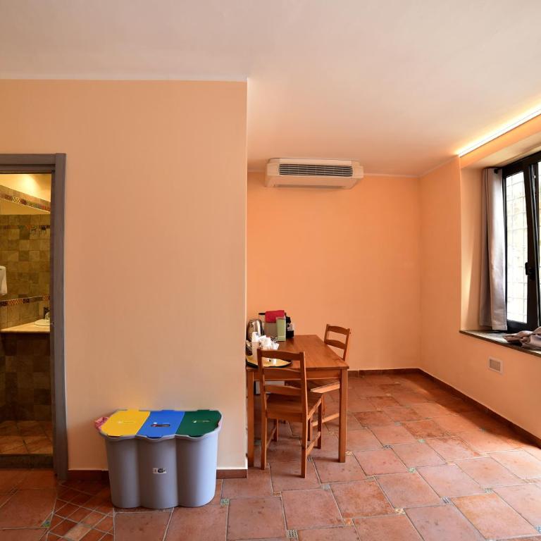 AIR B&B PLEASANT MOMENTS - Camera Tripla con Bagno Privato - 6