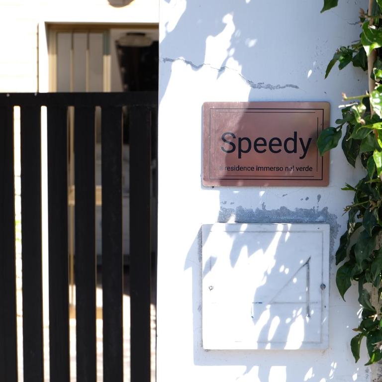 La Tana nel Verde - Comodo Seminterrato - Fiumicino Airport - One-Bedroom Apartment with Garden View - 12