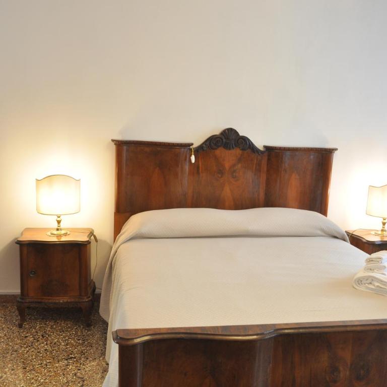 Corte Formenta Apartment - Canal view 5 minutes from Biennale - Three-Bedroom Apartment - 19