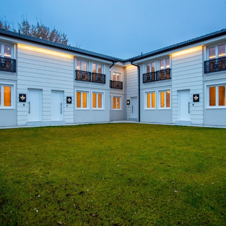 Royal Crown Apartments - Apartment - 37