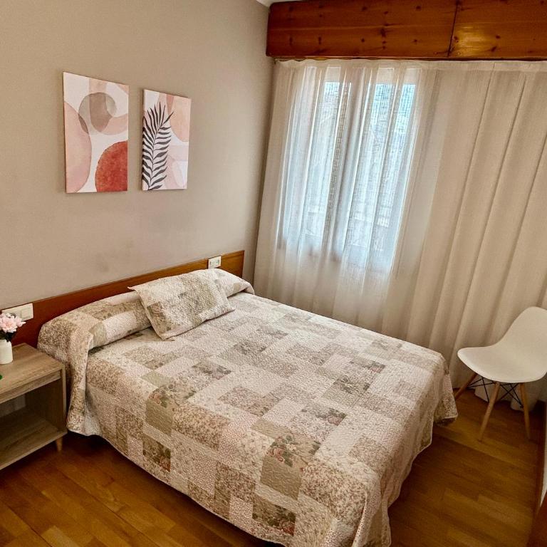 Hostal Estació - Habitación Doble Clásica - 1 o 2 camas - 1