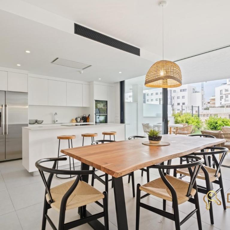 Apartment in Higuerón west with nice garden - Two-Bedroom Apartment with Terrace - 12