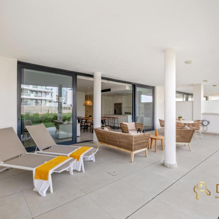 Apartment in Higuerón west with nice garden - Two-Bedroom Apartment with Terrace - 13