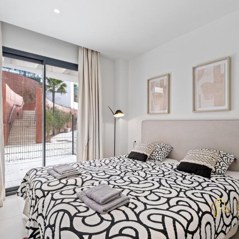 Apartment in Higuerón west with nice garden - Two-Bedroom Apartment with Terrace - 17