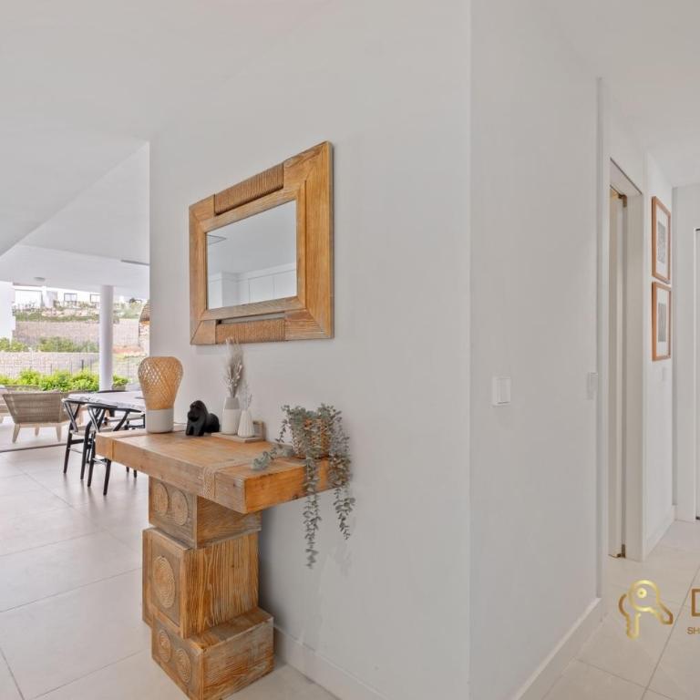 Apartment in Higuerón west with nice garden - Two-Bedroom Apartment with Terrace - 24
