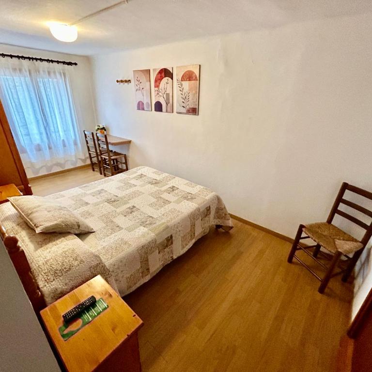 Hostal Estació - Habitación Triple Clásica - 3