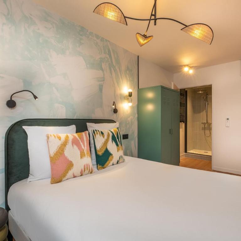 Montmartre Paris Suite - Two-Bedroom Apartment - 2