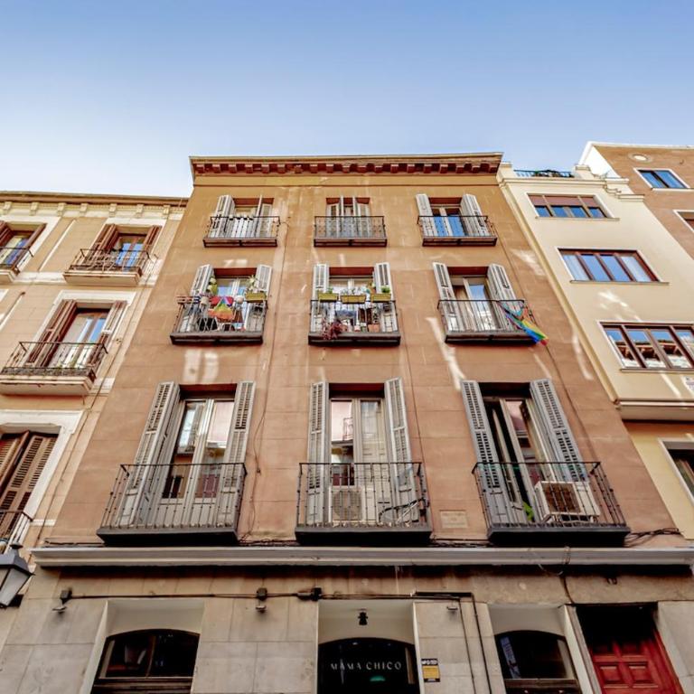 CB10 - Stylish Modern Apartment- 5-minute walk to Gran Vía - Two-Bedroom Apartment - 9