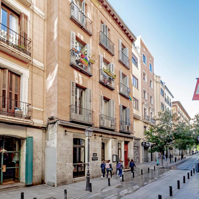 CB10 - Stylish Modern Apartment- 5-minute walk to Gran Vía - Two-Bedroom Apartment - 28