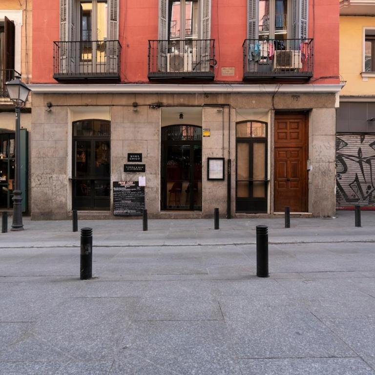 CB10 - Stylish Modern Apartment- 5-minute walk to Gran Vía - Two-Bedroom Apartment - 39