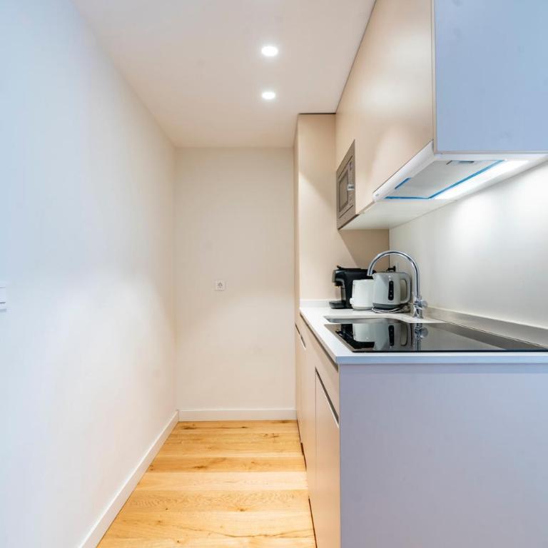CB10 - Stylish Modern Apartment- 5-minute walk to Gran Vía - Two-Bedroom Apartment - 44