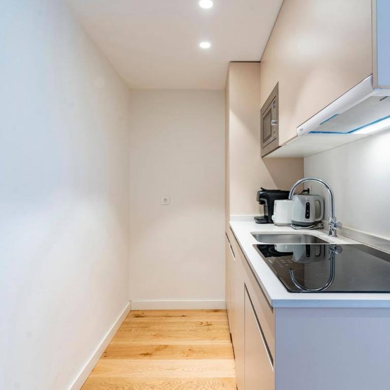 CB10 - Stylish Modern Apartment- 5-minute walk to Gran Vía - Two-Bedroom Apartment - 48