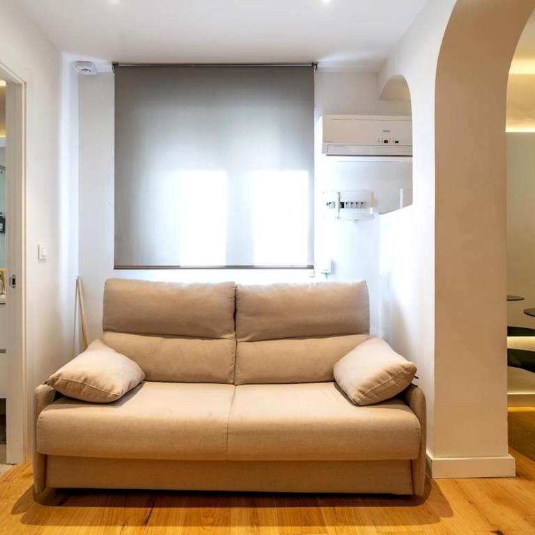 CB10 - Stylish Modern Apartment- 5-minute walk to Gran Vía - Two-Bedroom Apartment - 60