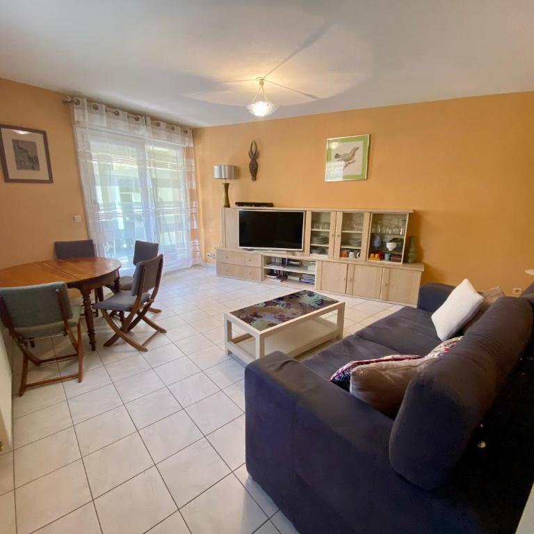 Spacieux T2 au Rives du Lez, Parking, proche Gares et Centre ville - One-Bedroom Apartment - 1