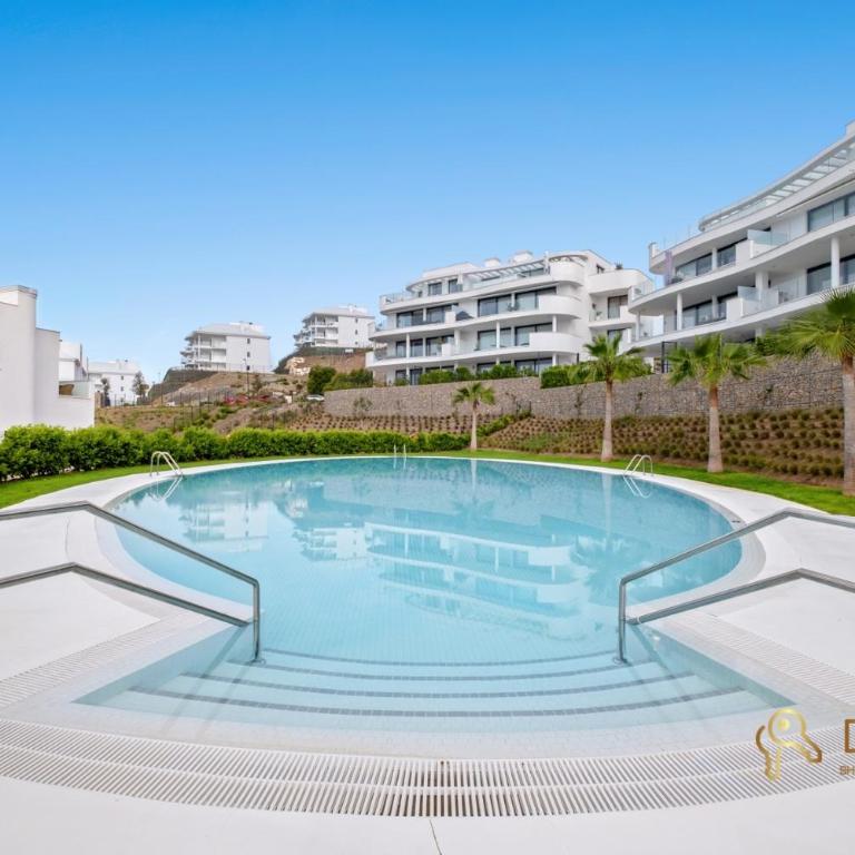 Apartment in Higuerón west with nice garden - Two-Bedroom Apartment with Terrace - 3