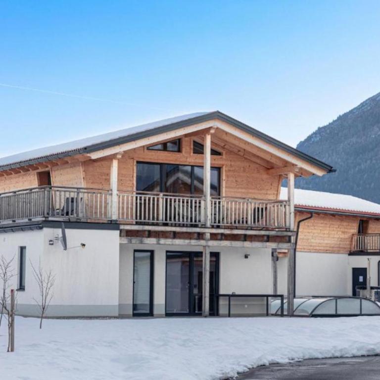 Luxalps- Chalets Inzell- Sauna- Skifahren- Wandern- Natur- Chiemgau Card - Chalet No 8 & 16 mit Hot Pot - Premium Chalet Nr. 16 mit Sauna, Sommerpool und Whirlpool bis zu 8 Personen - 24