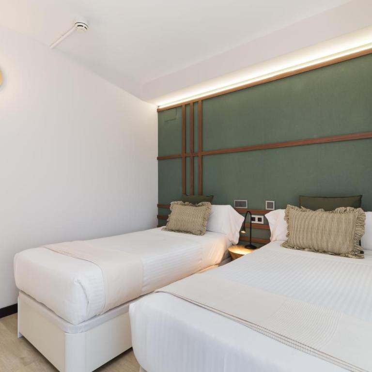 Roisa Hostal Boutique - Junior Suite with Balcony - 10