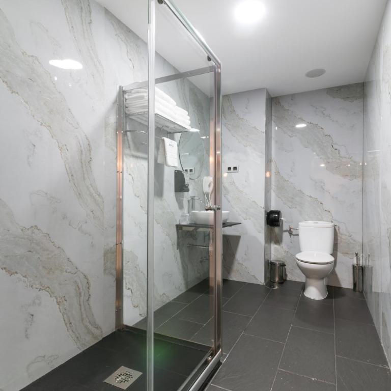 Roisa Hostal Boutique - Junior Suite with Balcony - 4