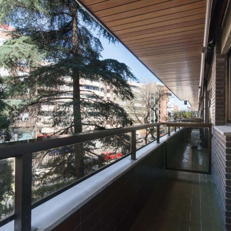 Roisa Hostal Boutique - Double Room with Balcony - 2