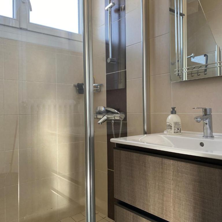 T3 Lumineux - 4 personnes - parking et Wi-Fi - Appartement 2 Chambres - 7