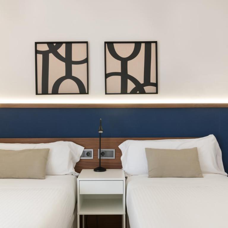 Roisa Hostal Boutique - Double Room with Balcony - 5
