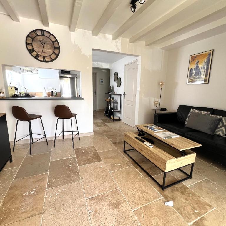 L'ALPILLE - Maison de vacances située à 10 mn à pied du centre ville de St Rémy avec place de parking privative - Maison 1 Chambre - 6