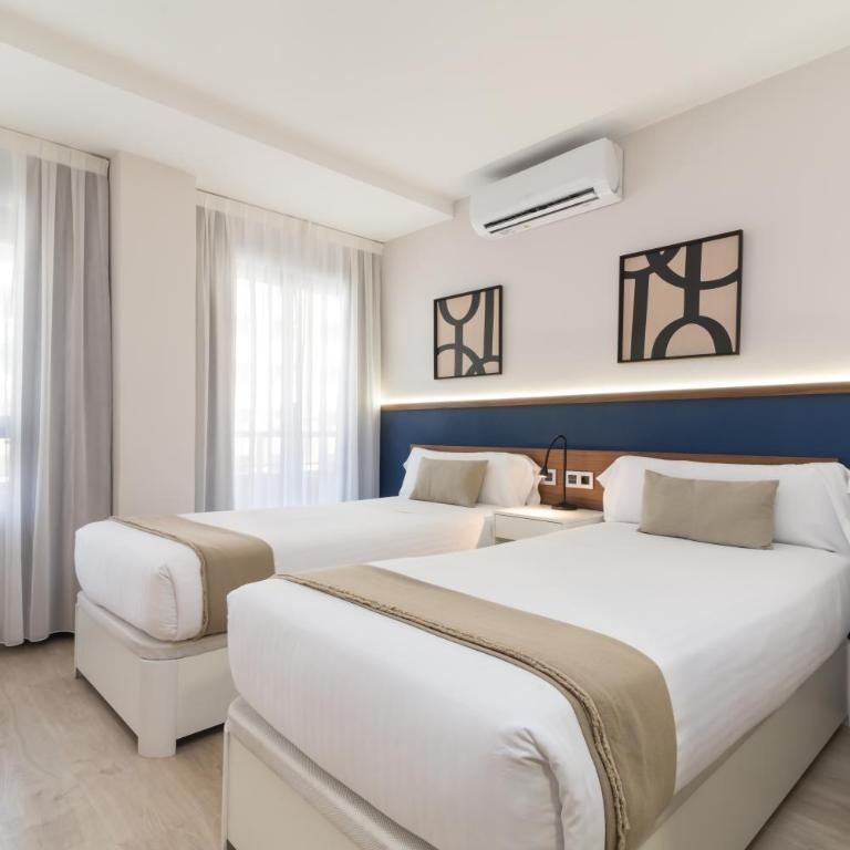 Roisa Hostal Boutique - Deluxe Double or Twin Room with Balcony - 14