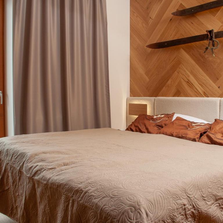 Sissi Park - Four-Bedroom Apartment - 4