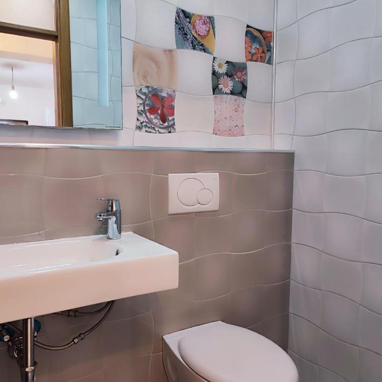 Talia apartments & pool - Family Suite with Balcony - 16