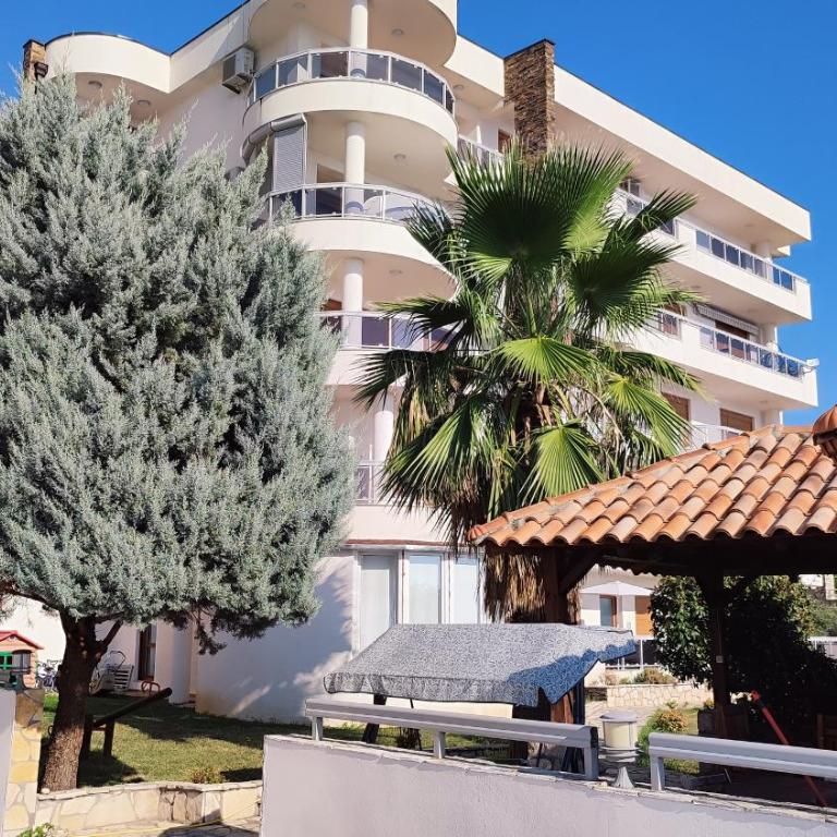 Talia apartments & pool - Family Suite with Balcony - 18