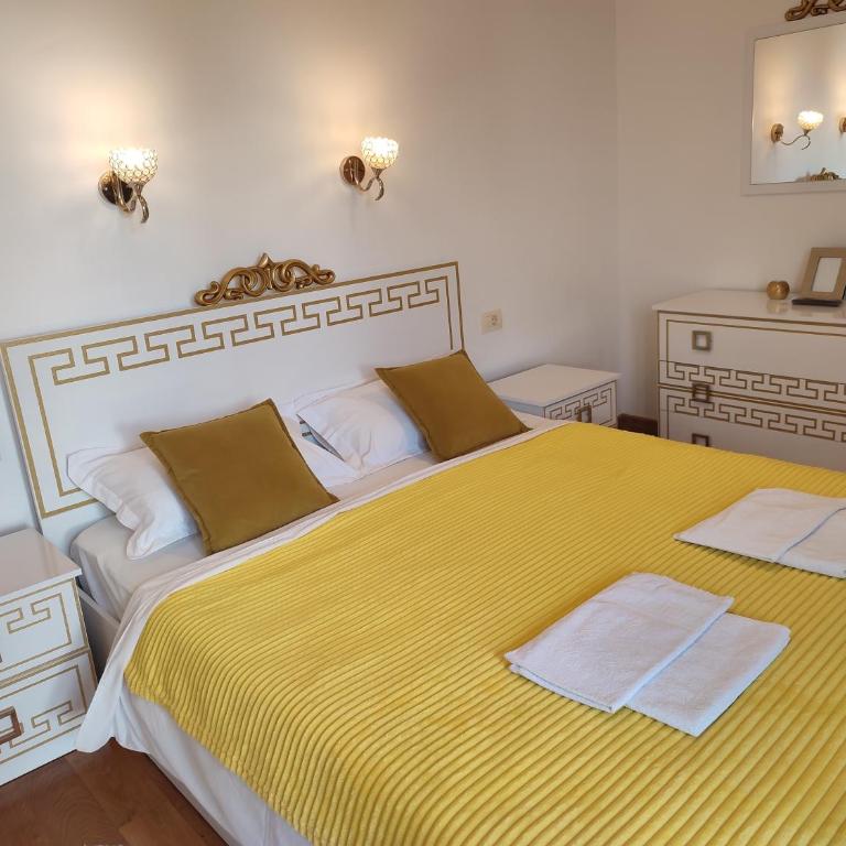 Talia apartments & pool - Family Suite with Balcony - 15