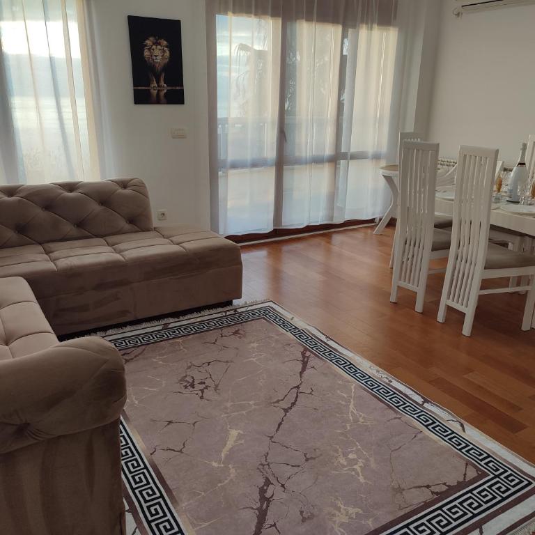 Talia apartments & pool - Family Suite with Balcony - 3