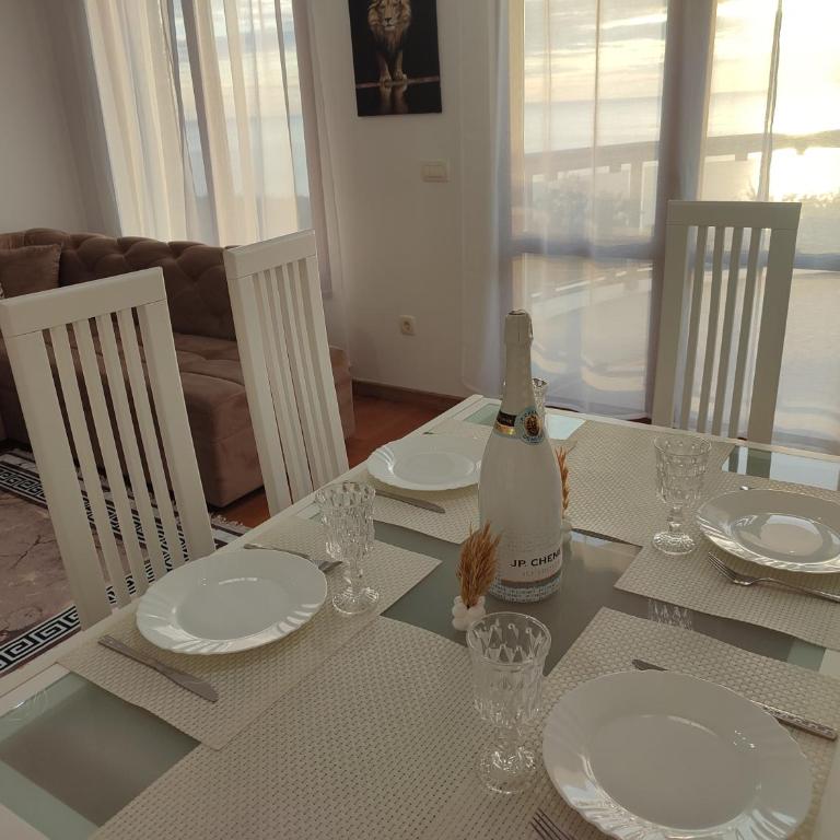 Talia apartments & pool - Family Suite with Balcony - 4