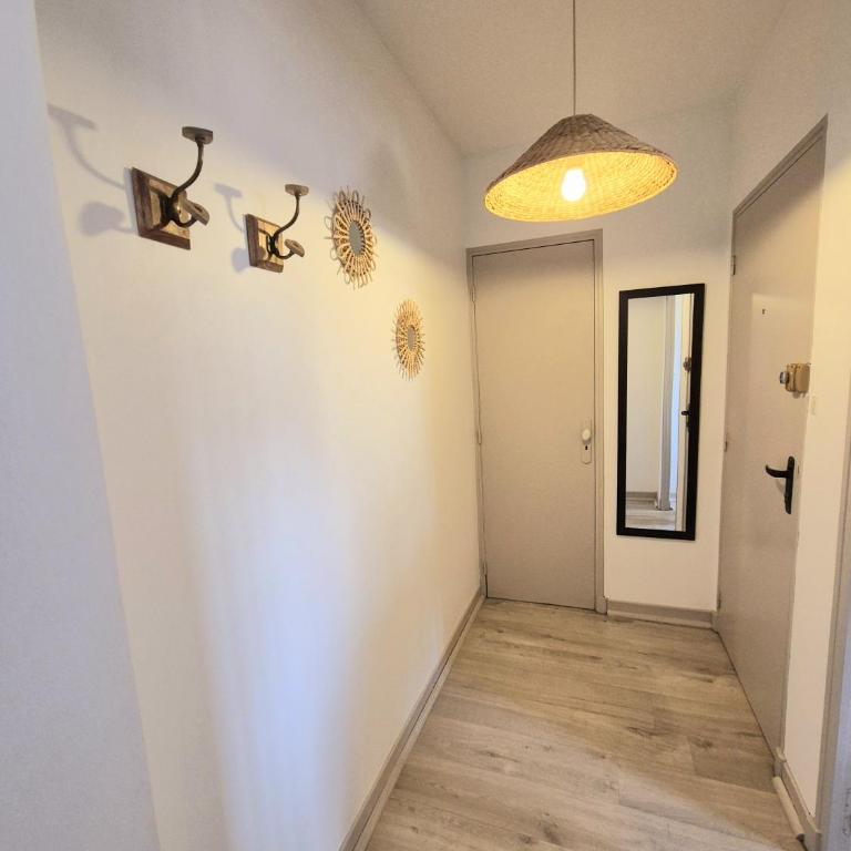 Appartement T2, proche plage, climatisé et parking privé - Apartamento de 1 dormitorio con balcón - 12