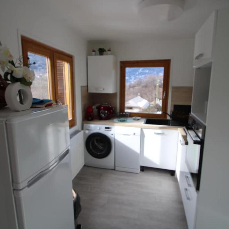Apartment LA ROCHETTE free parking on site - Appartement avec Vue sur la Montagne - 9