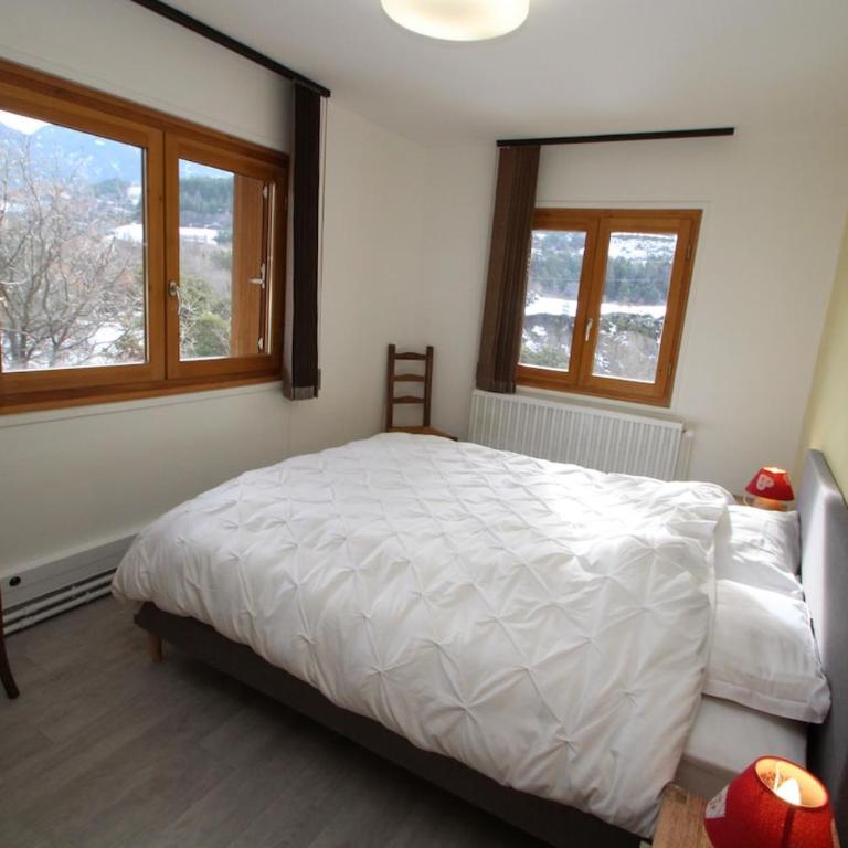 Apartment LA ROCHETTE free parking on site - Appartement avec Vue sur la Montagne - 12