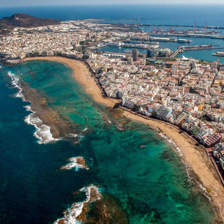Quiet Couples Apt, 10 min Walk to Beach, Shopping & Dining District, 50m Hospital, WiFi - Apartamento de 1 dormitorio - 29