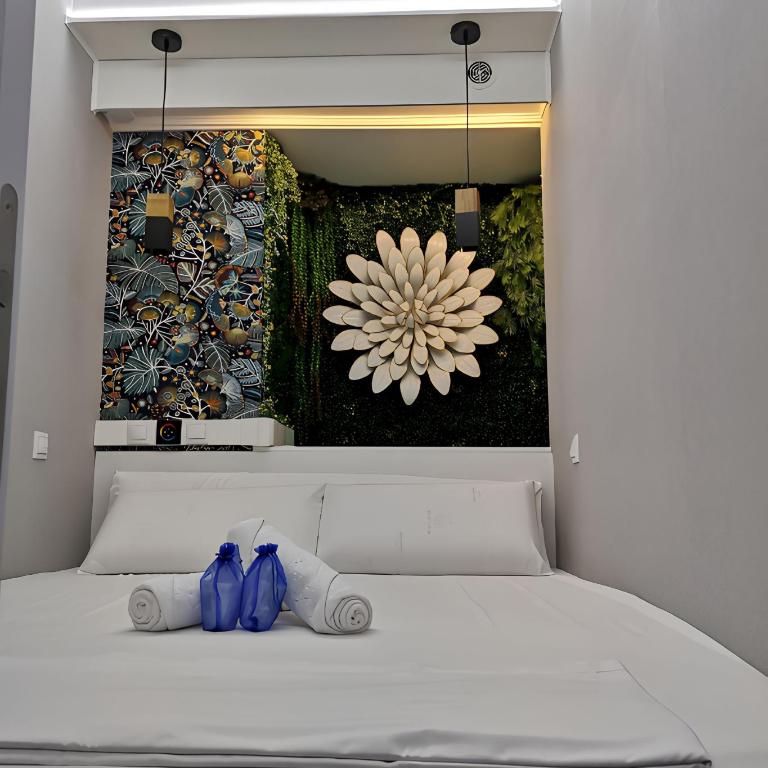 Modular Rooms - Double Room with Shared Bathroom - 1