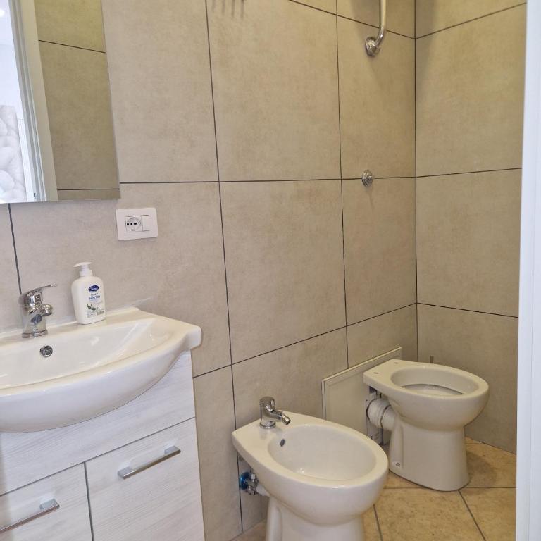 B&B Enjoy Pompeii Ruins and Church - Camera Tripla con Bagno Privato - 10