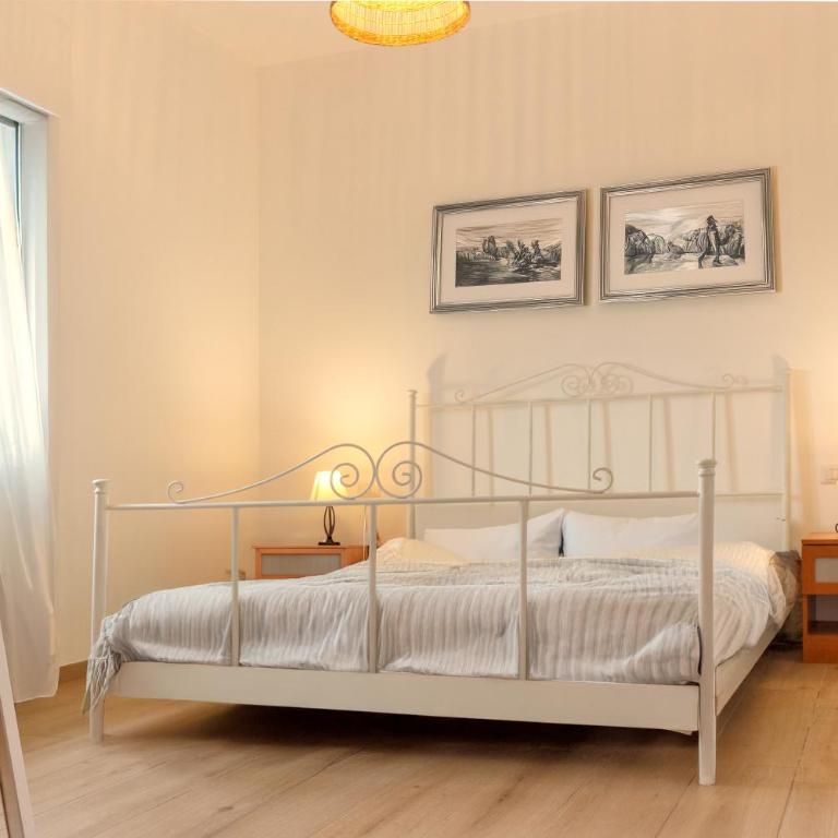 Villa Marica - stazione di ricarica auto elettriche - piscina - Casa con 2 Camere da Letto - 4