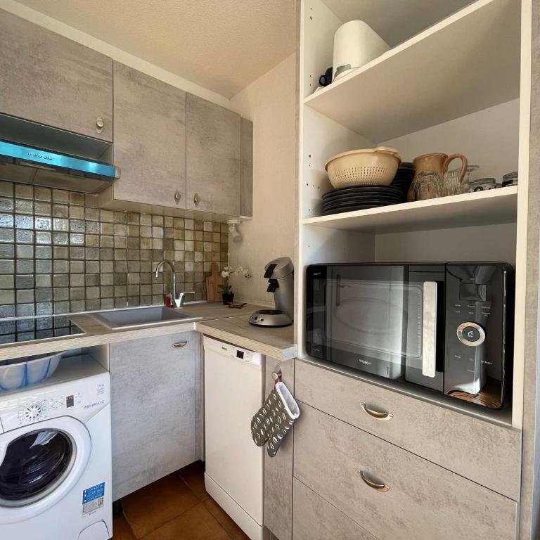 Studio climatisé au Lavandou avec parking, terrasse ensoleillée pour 4 - FR-1-308-198 - Studio - 9