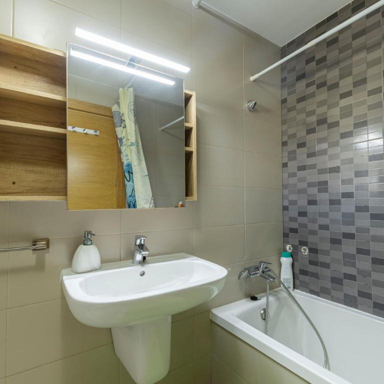 Apart Barlovento con piscina a 10 min de la playa - Apartamento Estándar de 3 dormitorios - 25