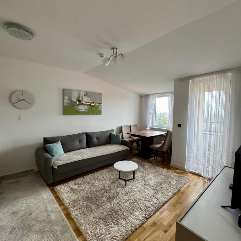 Z lux apartments - One-Bedroom Apartment with Balcony - 16
